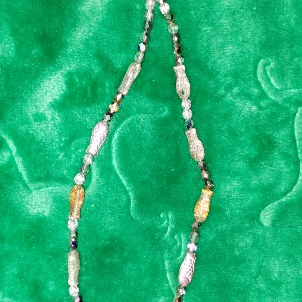 Choker neckace